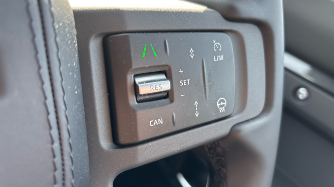 Land Rover Defender 3.0 D350 X-Dynamic HSE 90 3dr Auto Diesel Estate - Image 40